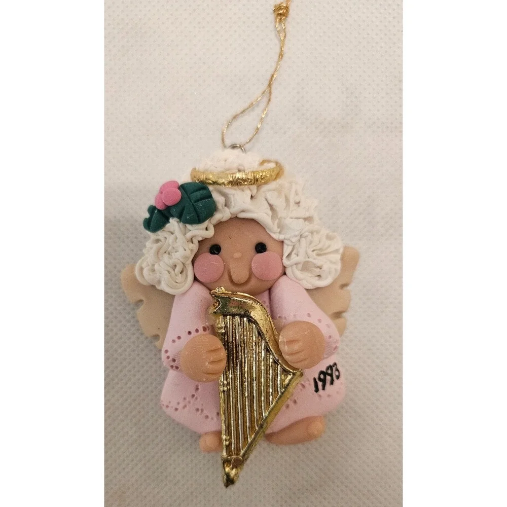 1993 Angel Ornament Playing Harp Christmas Holiday Decor Figurine‎